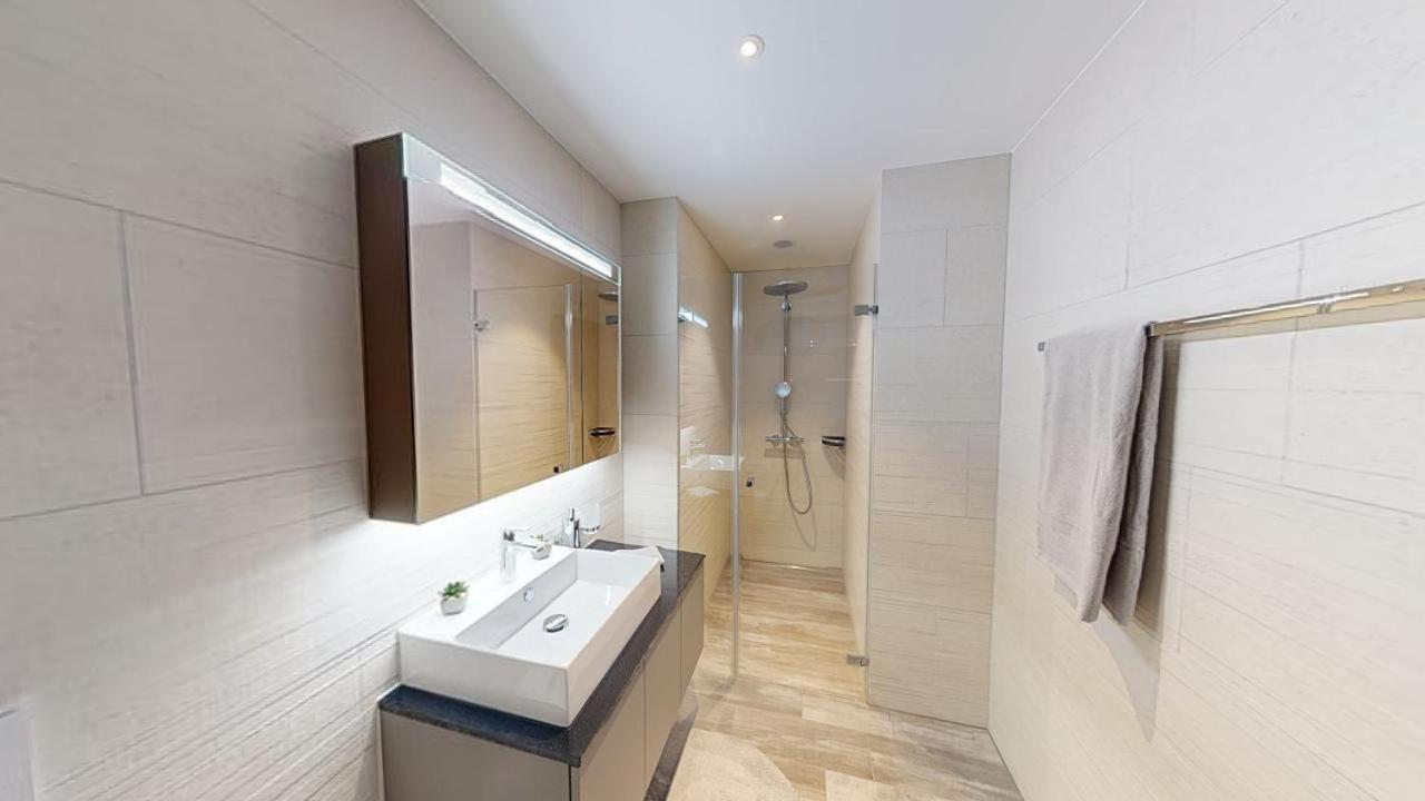 Spacious 1 Bedroom Apartment With Balcony Zurich Exterior photo
