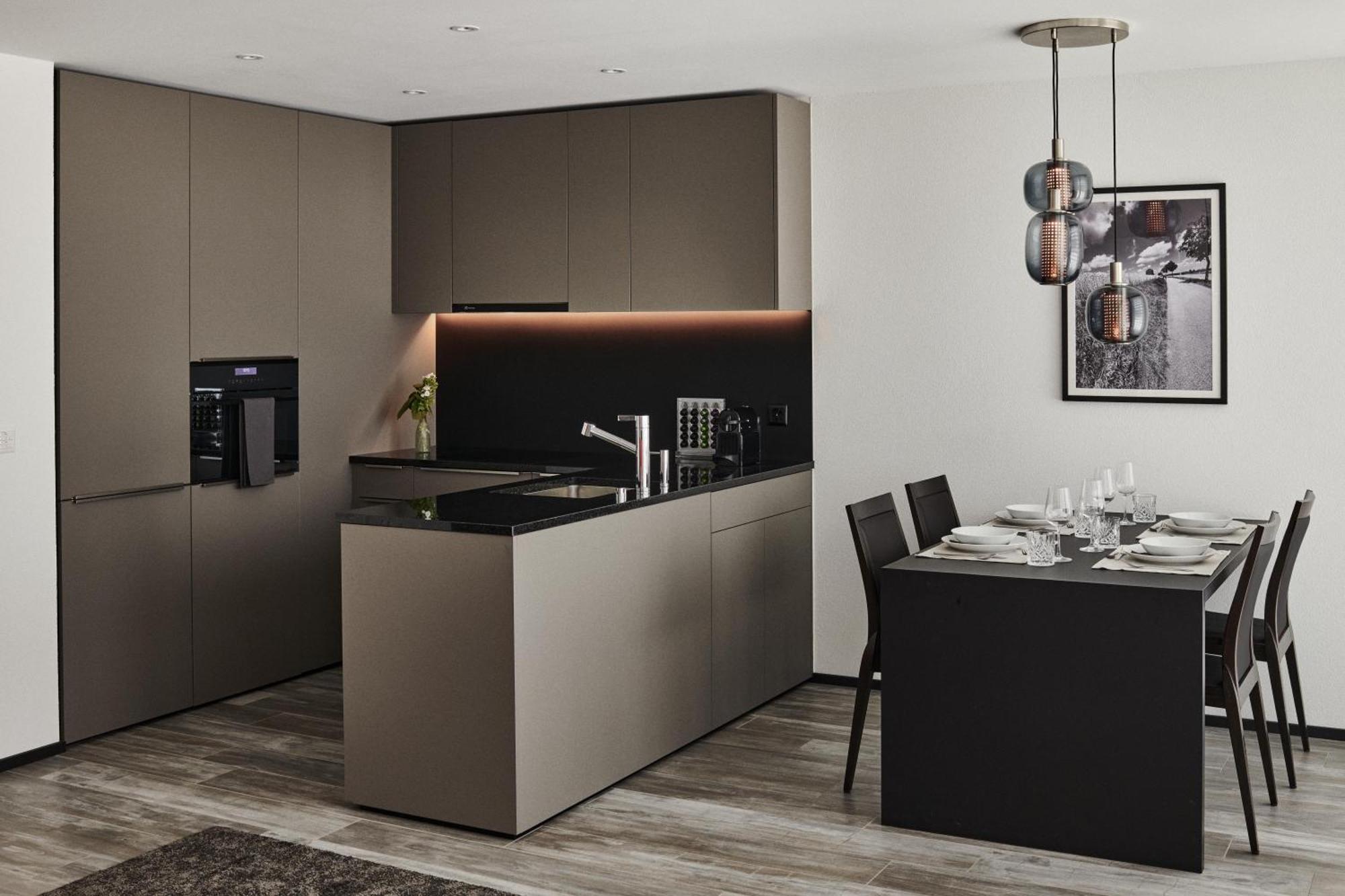 Spacious 1 Bedroom Apartment With Balcony Zurich Exterior photo